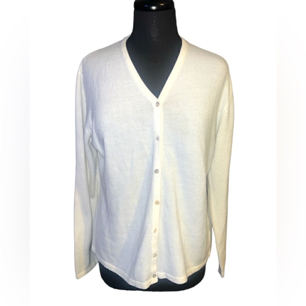 🐘Carolyn Taylor White Cardigan